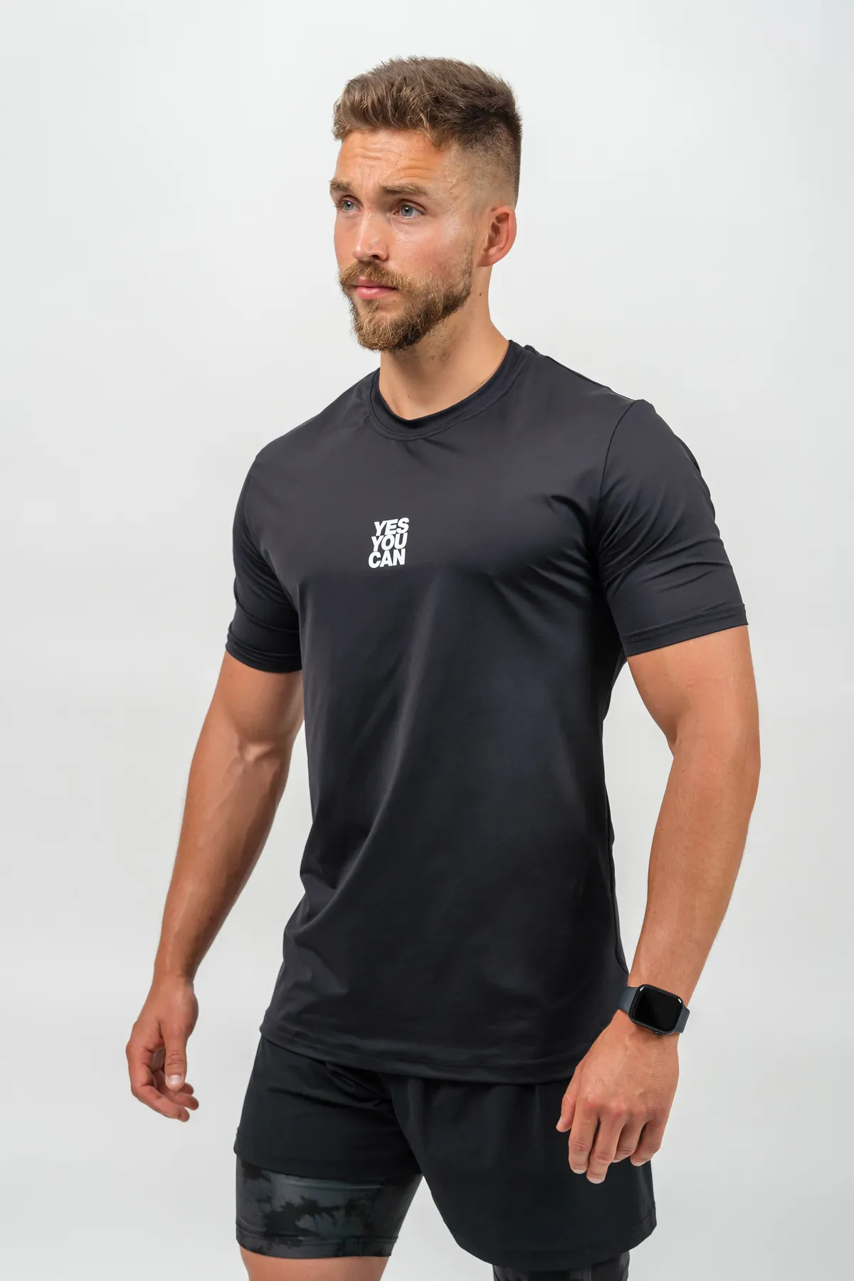 Nebbia Short-Sleeve Sports T-shirt RESISTANCE 348 czarny M