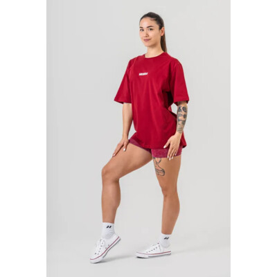 Nebbia Oversized tričko GYM ESSENTIALS 381 tmavě červená
