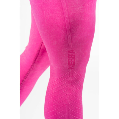 Nebbia High Waisted Push-Up Leggings TOTALLY SEAMLESS 303 pink