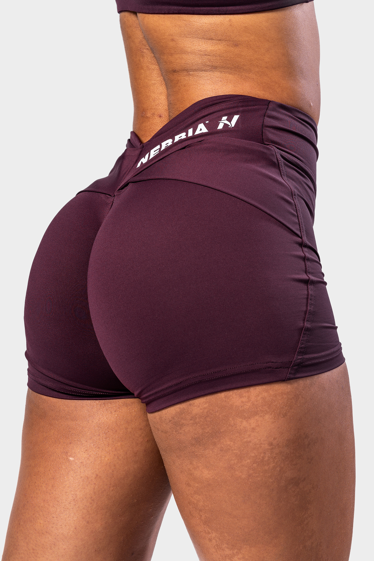 Nebbia V-shaping Belt Shorts STRONG BEAUTY 428 ciemnoczerwony S