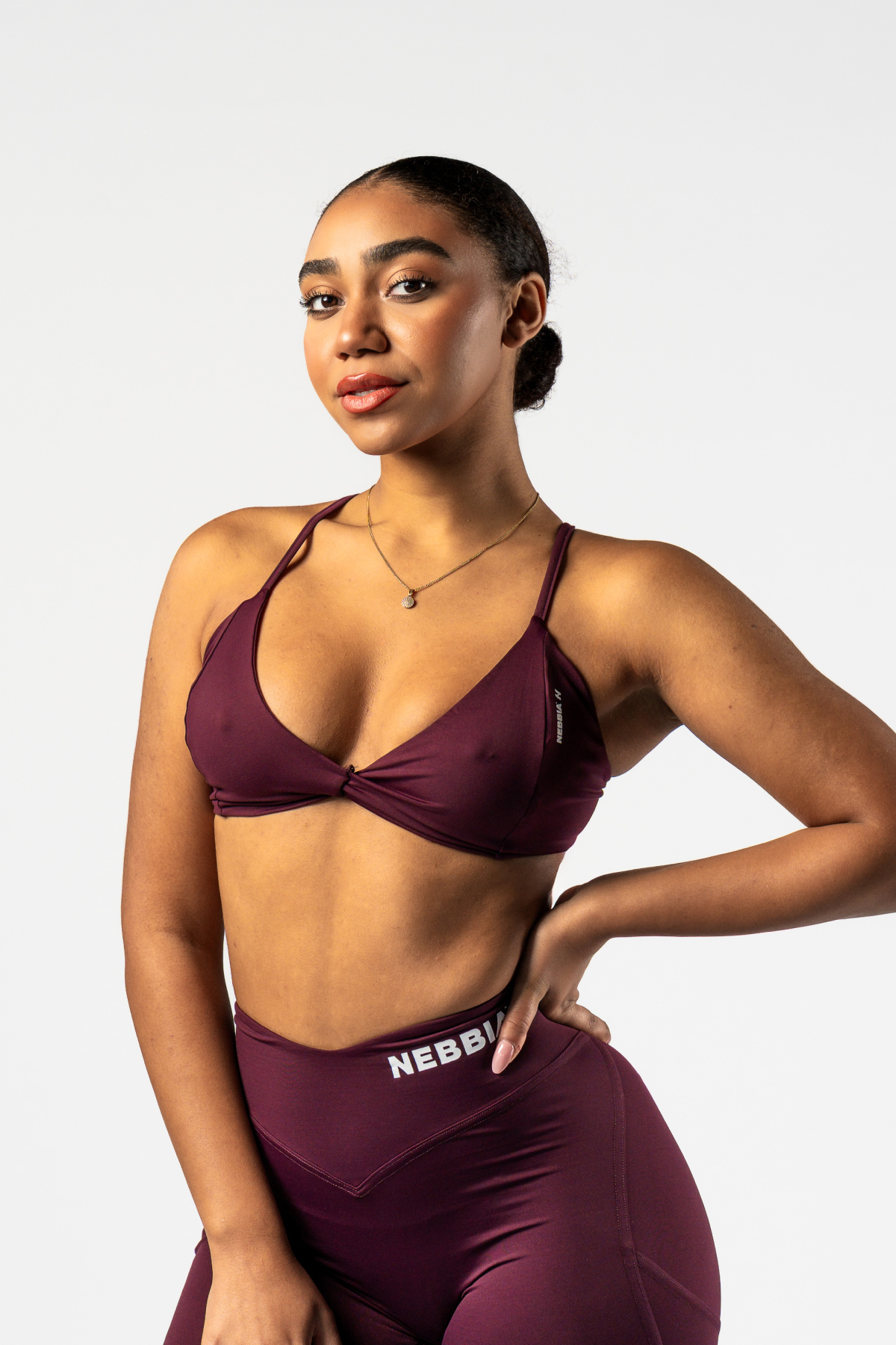 Nebbia Medium-Support Sports Bra TWIST-KNOT 423 sötétvörös S