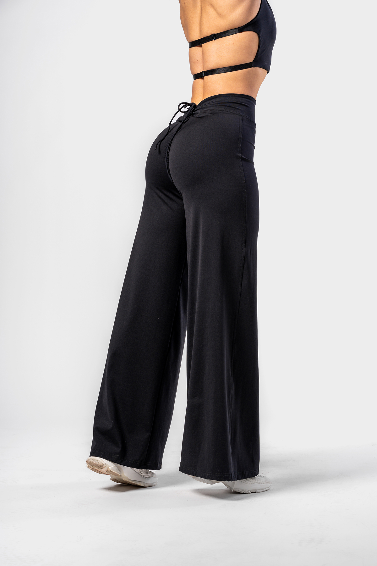 Nebbia Deni x NEBBIA High-waist Flared Pants 312 czarny M