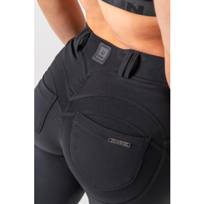 Nebbia Bubble Butt Flared Pants 2.0 POWER LIFT 308 sort